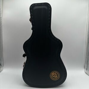 RARE SUCK UK Rock Star Black Tin Guitar Case Lunch Box + Stickers NWT Small Flaw